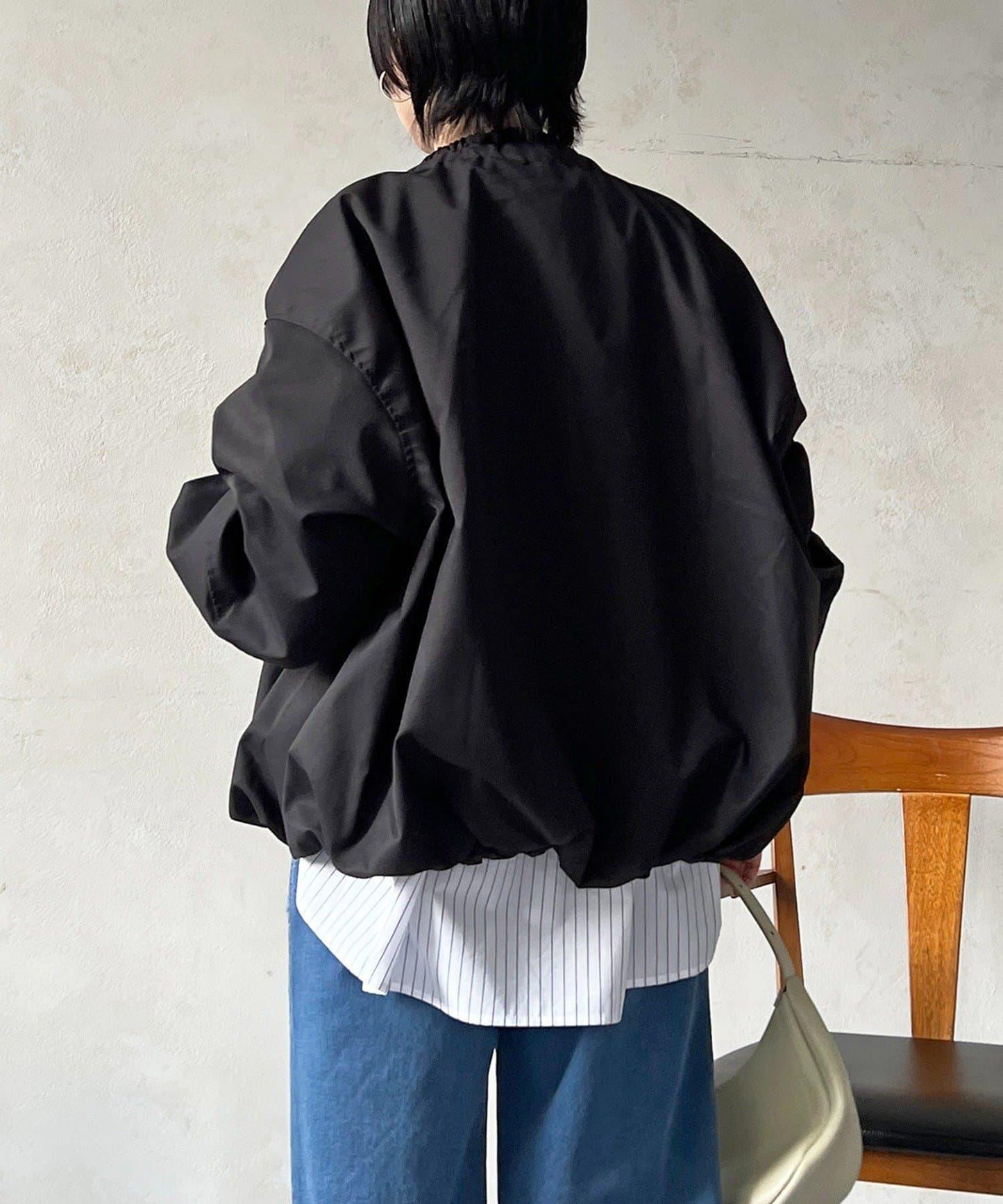 聚褶領設計短外套