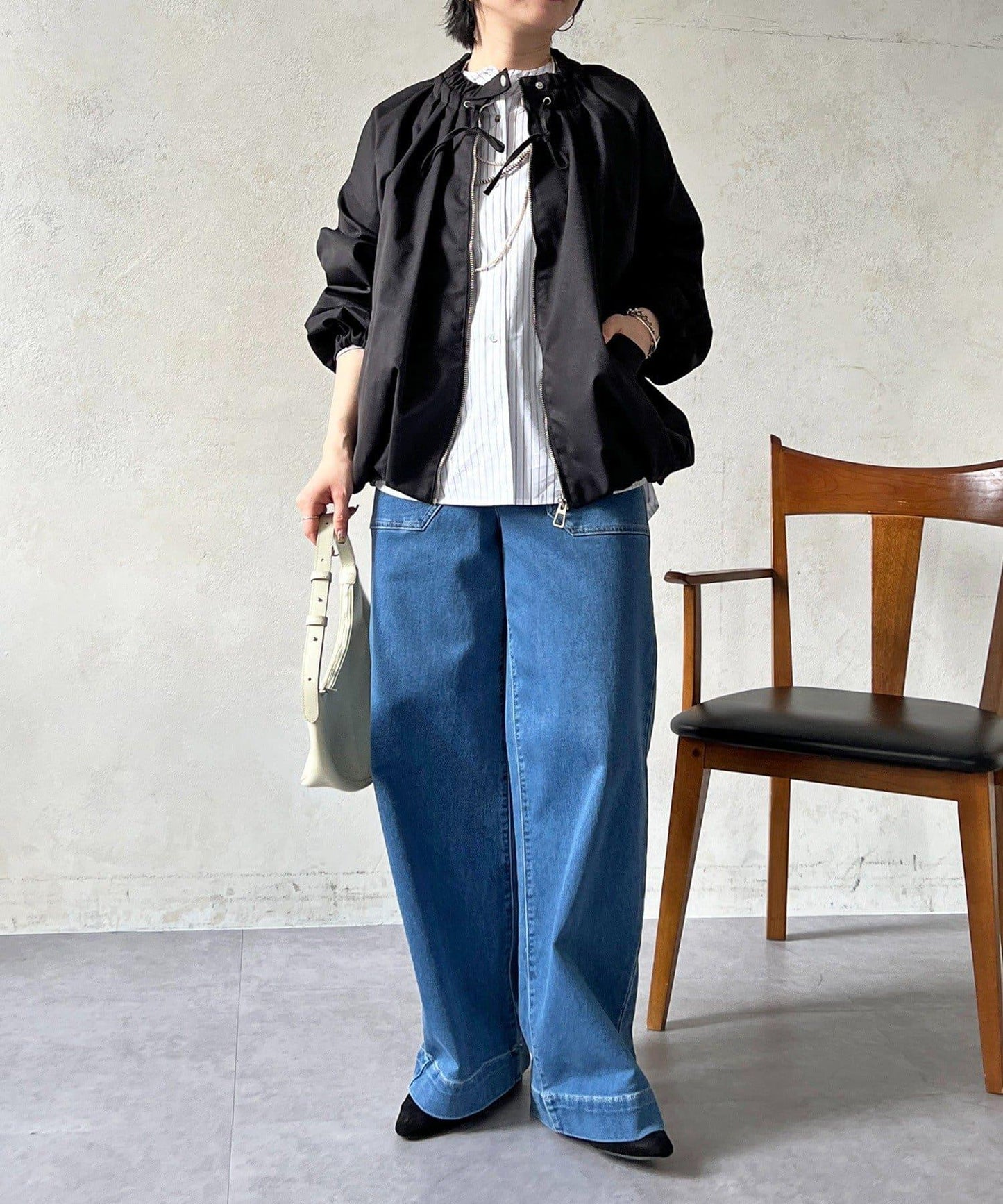 聚褶領設計短外套