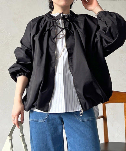 聚褶領設計短外套