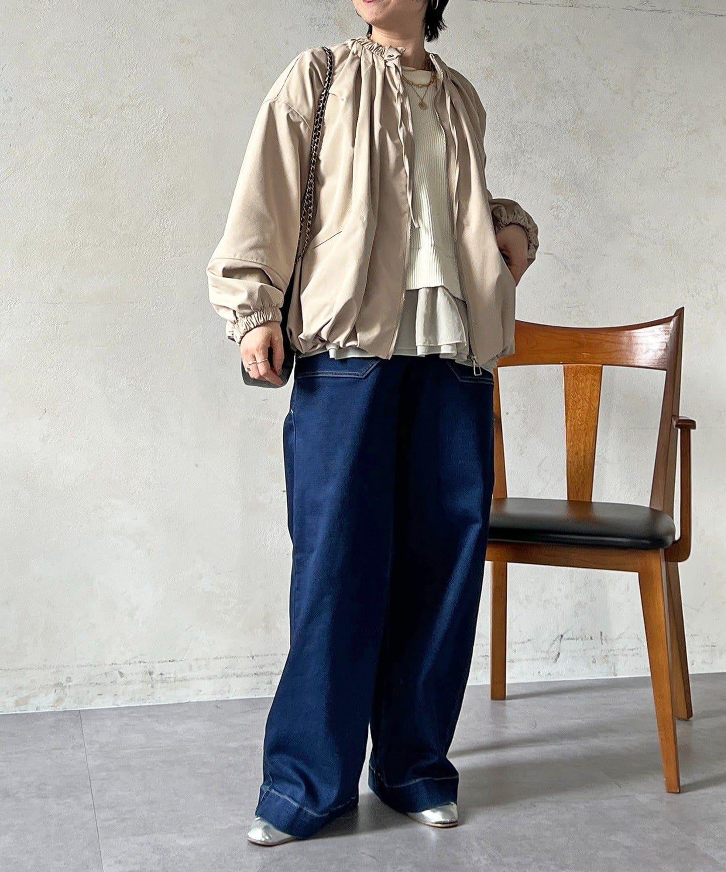 聚褶領設計短外套