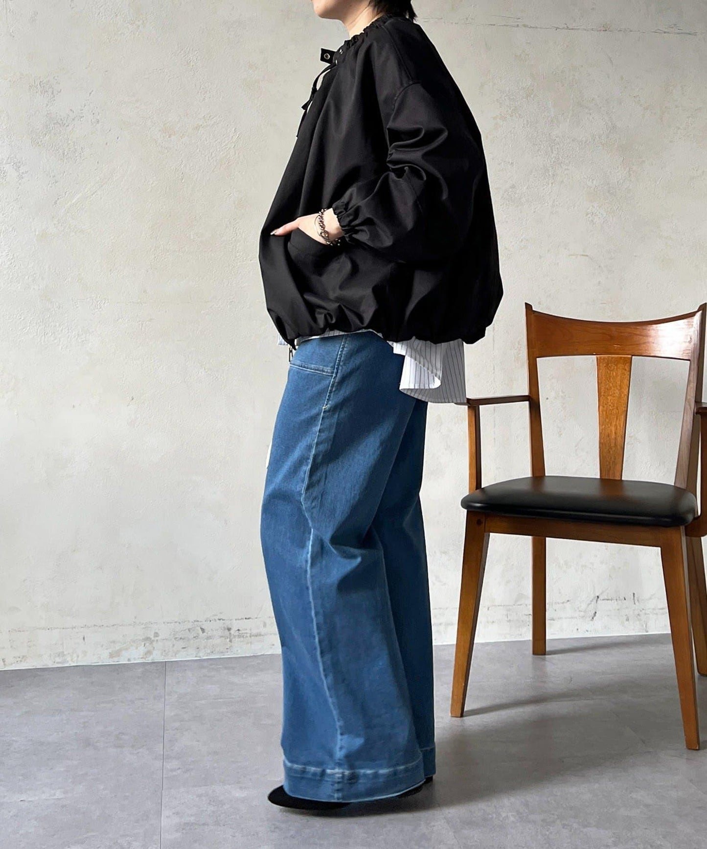 聚褶領設計短外套