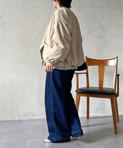 聚褶領設計短外套