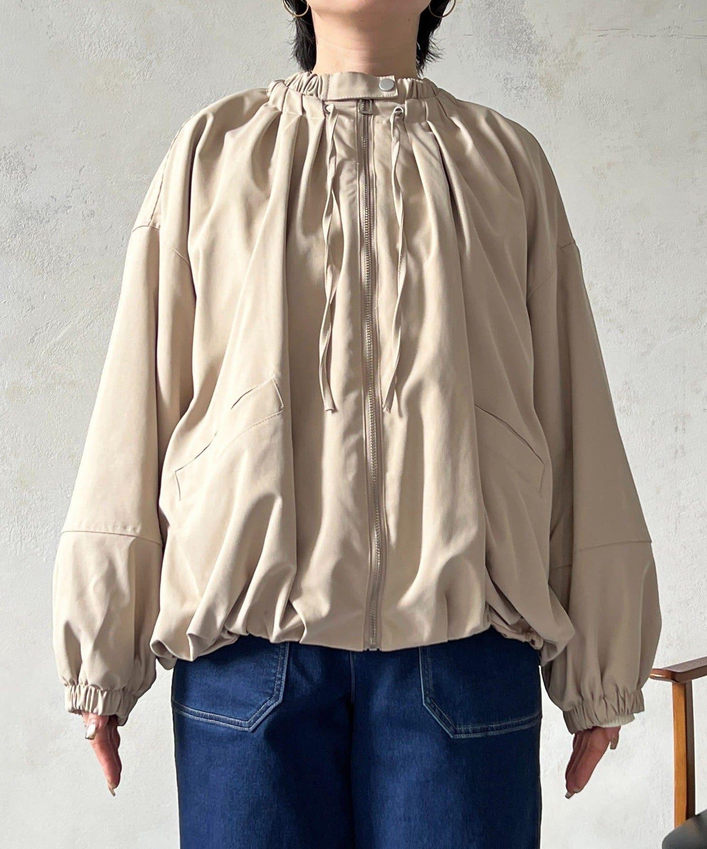 聚褶領設計短外套