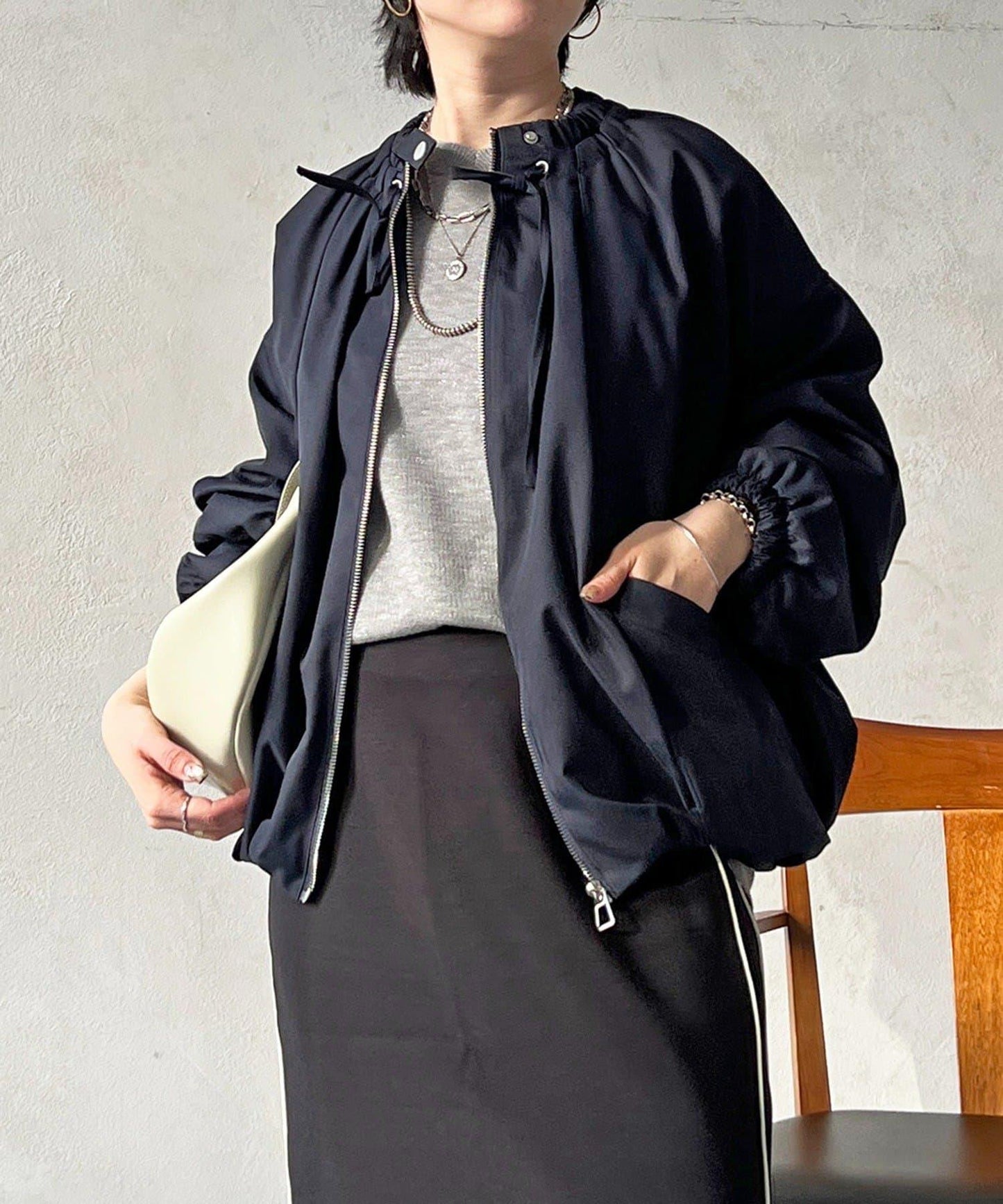 聚褶領設計短外套