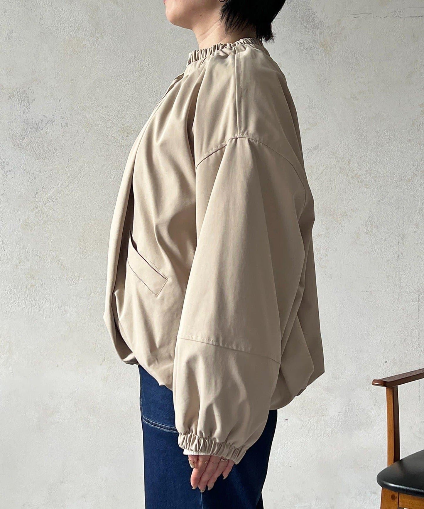 聚褶領設計短外套