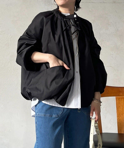 聚褶領設計短外套