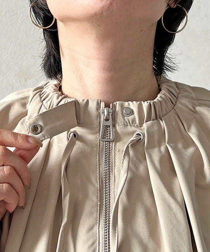 聚褶領設計短外套