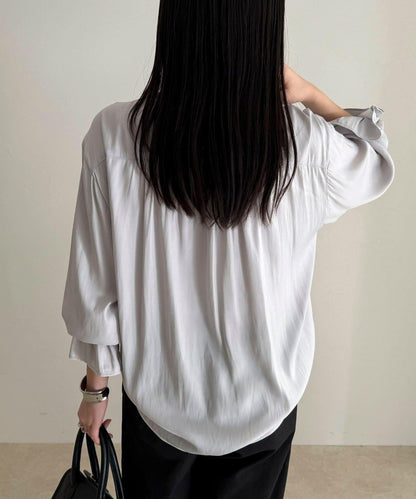 豐盈荷葉邊前開襟襯衫