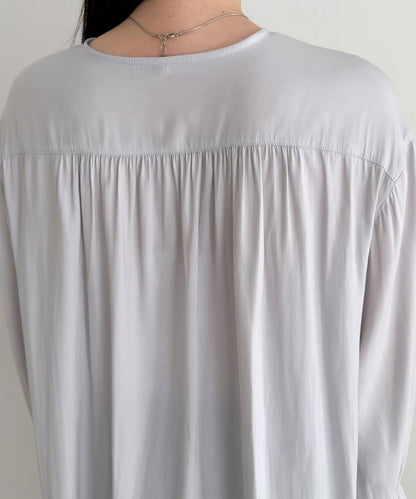 豐盈荷葉邊前開襟襯衫