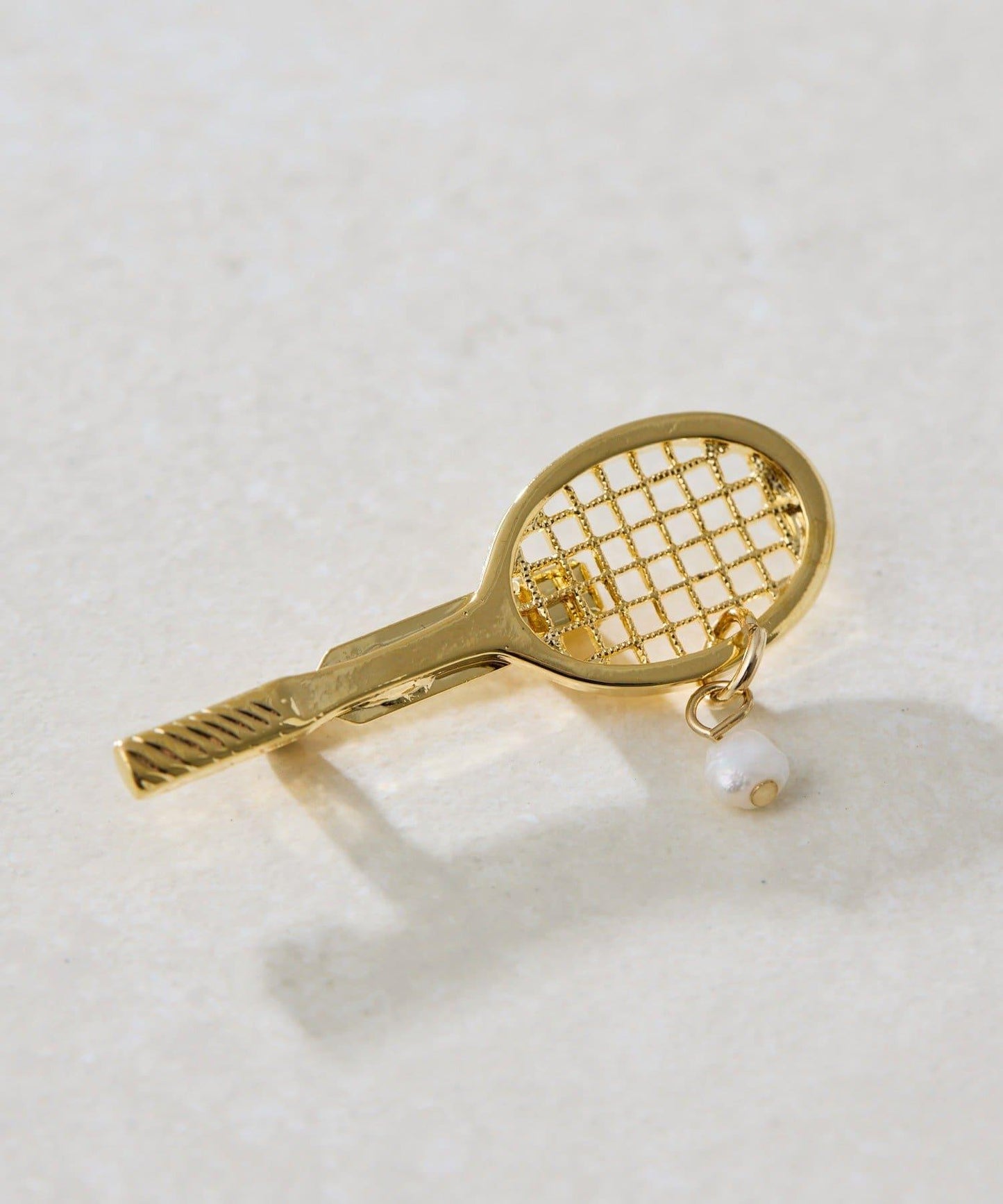 網球拍造型胸針（《&一部店舗限定》）