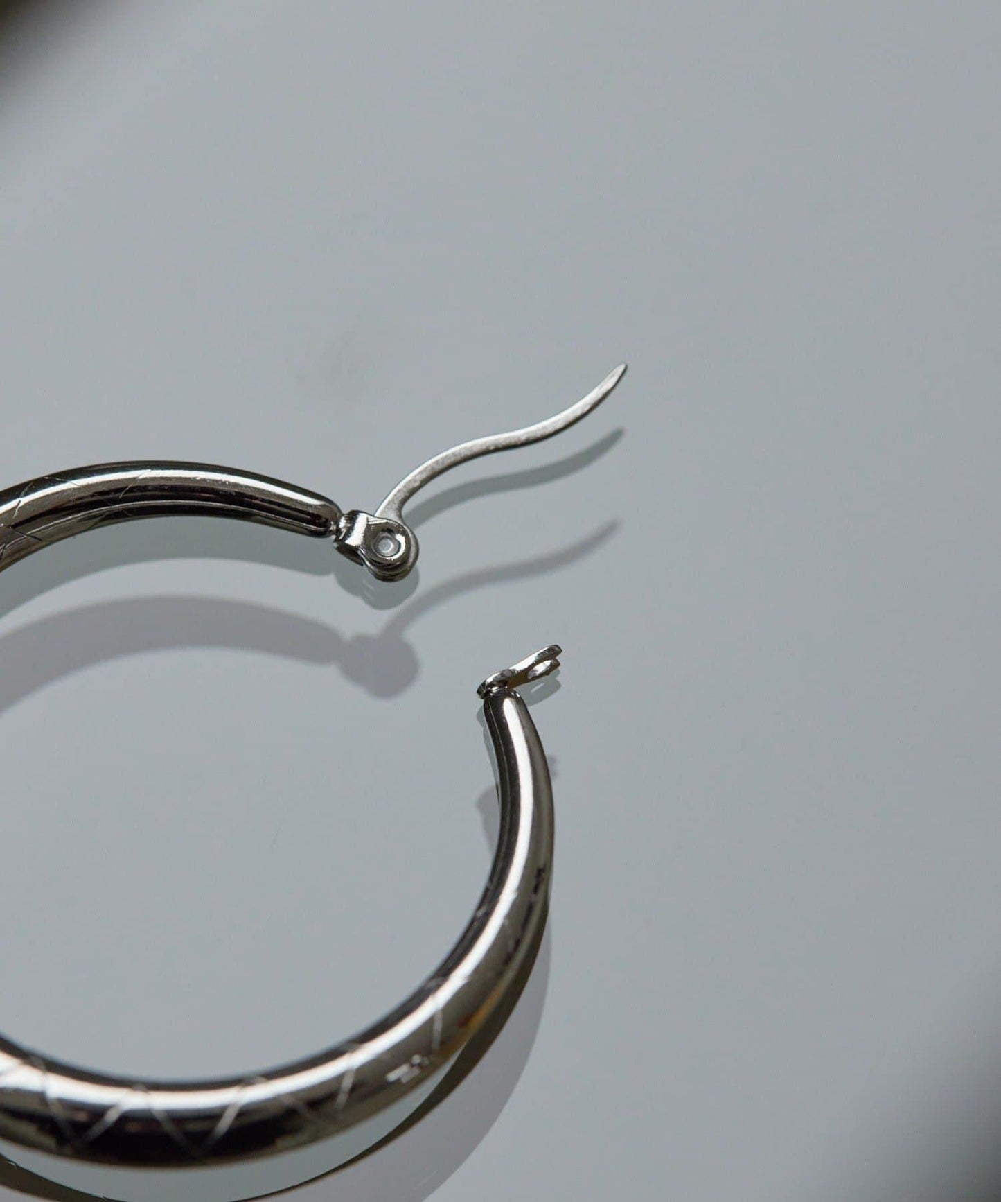 《金屬アレルギー対応/ステンレス》 圖案裝飾 圈式 耳環