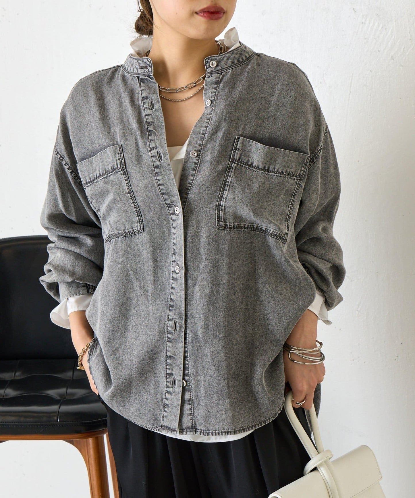 後褶設計 牛仔襯衫