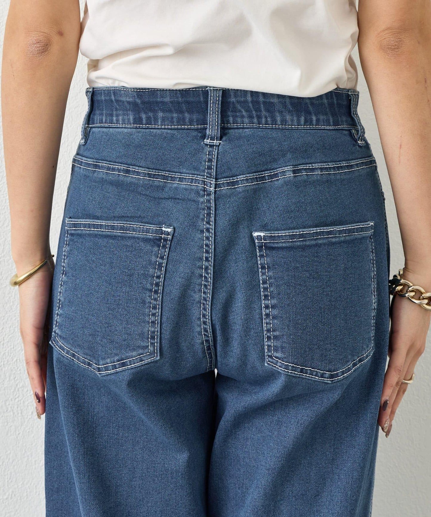 明線直筒牛仔褲