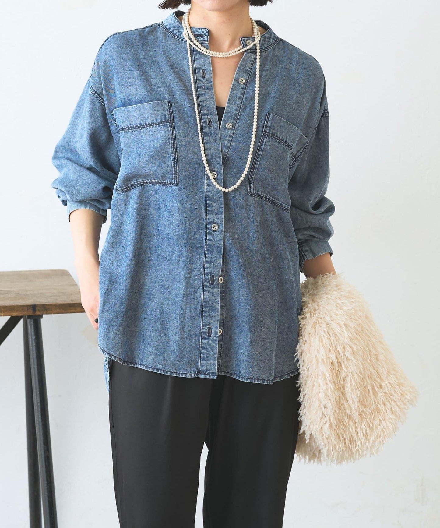 後褶設計 牛仔襯衫