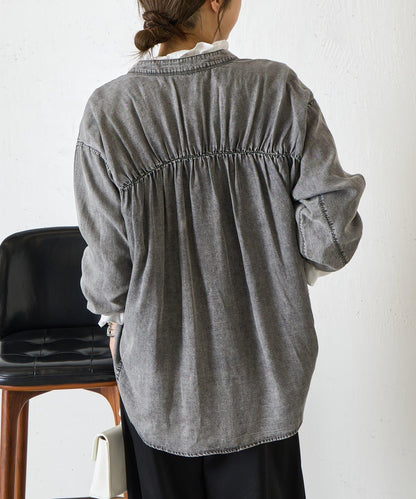 後褶設計 牛仔襯衫