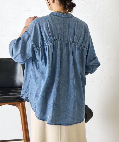 後褶設計 牛仔襯衫