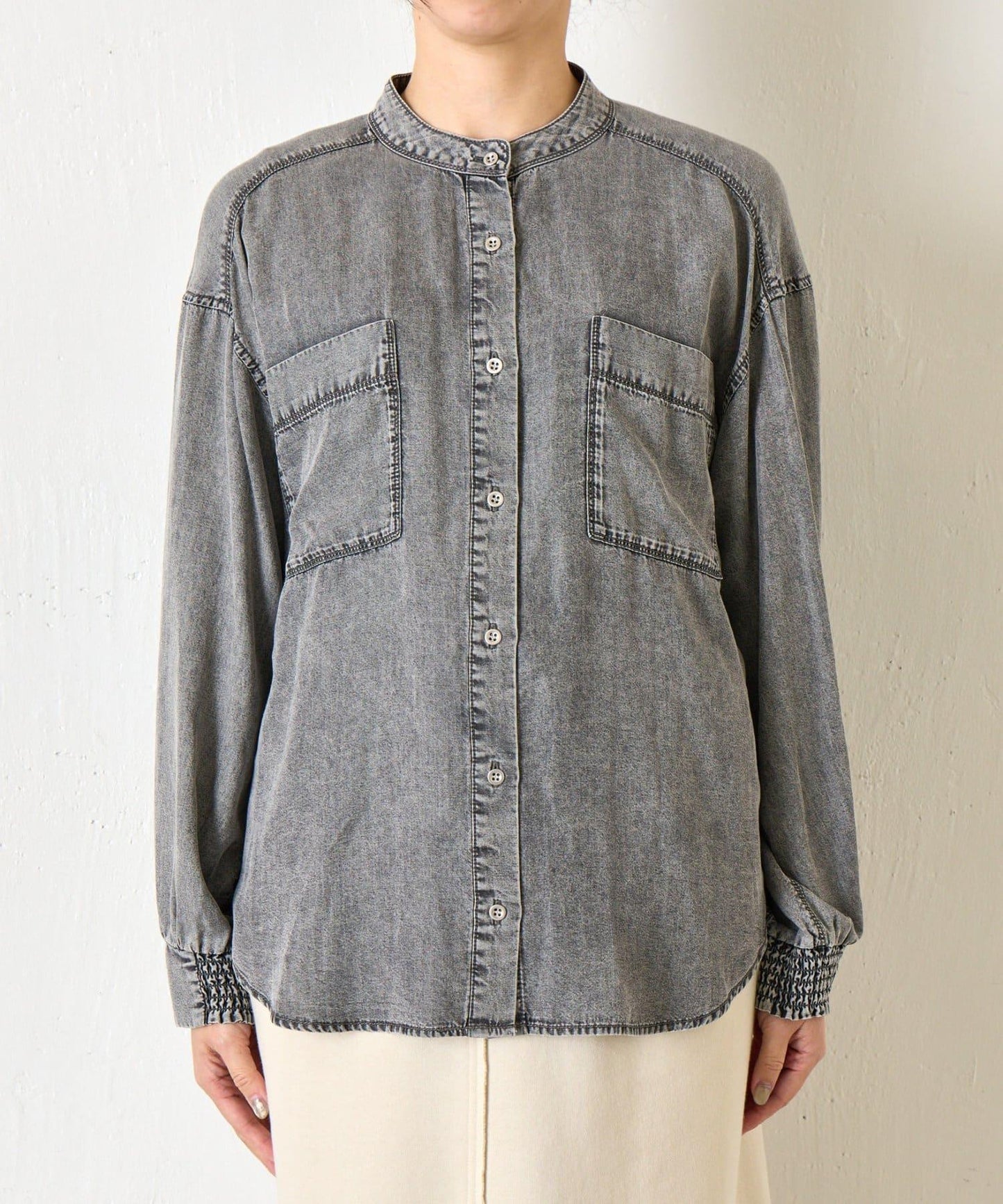 後褶設計 牛仔襯衫