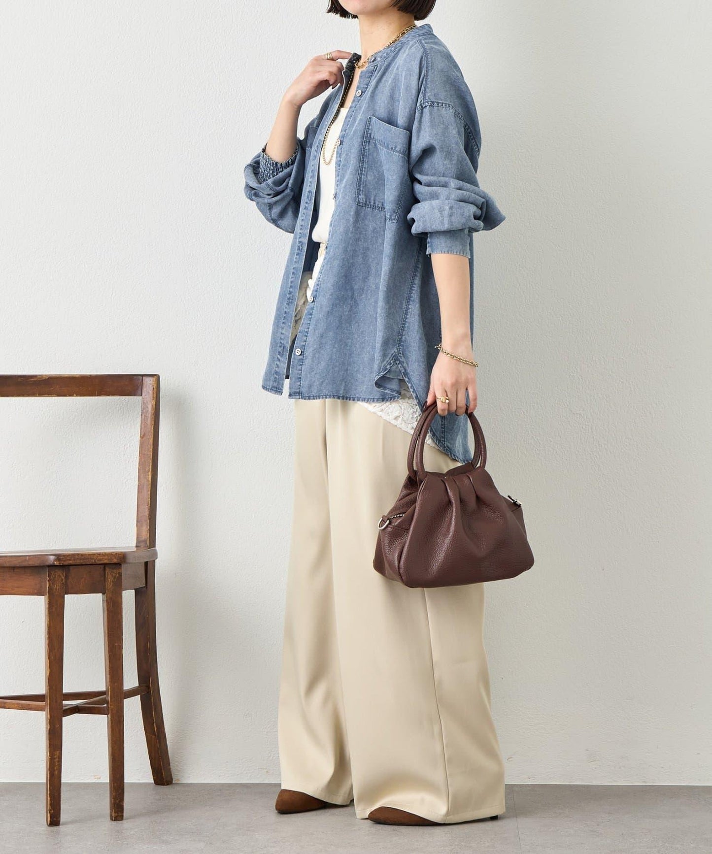 後褶設計 牛仔襯衫