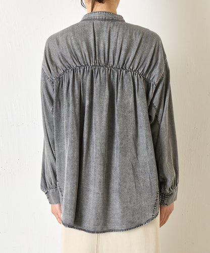 後褶設計 牛仔襯衫