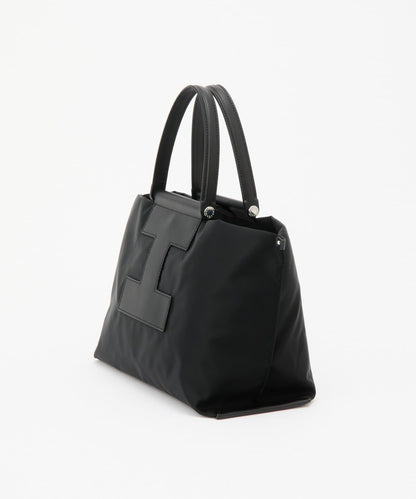 ソルベット、M、NYLON/RUGA 中沒有出現可識別的“子品類”（如包、錢包、揹包等），而規則禁止擅自補充未給出的信息。因此只能忠實保留原有內容，不添加不存在的品類詞。 最終輸出如下： ソルベット M NYLON/RUGA