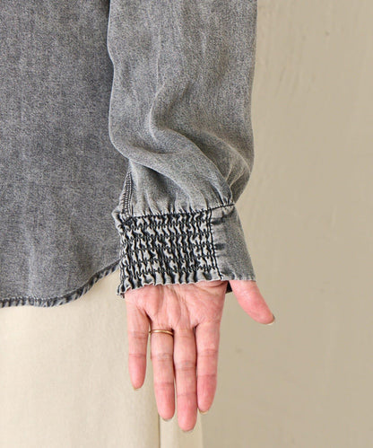 後褶設計 牛仔襯衫