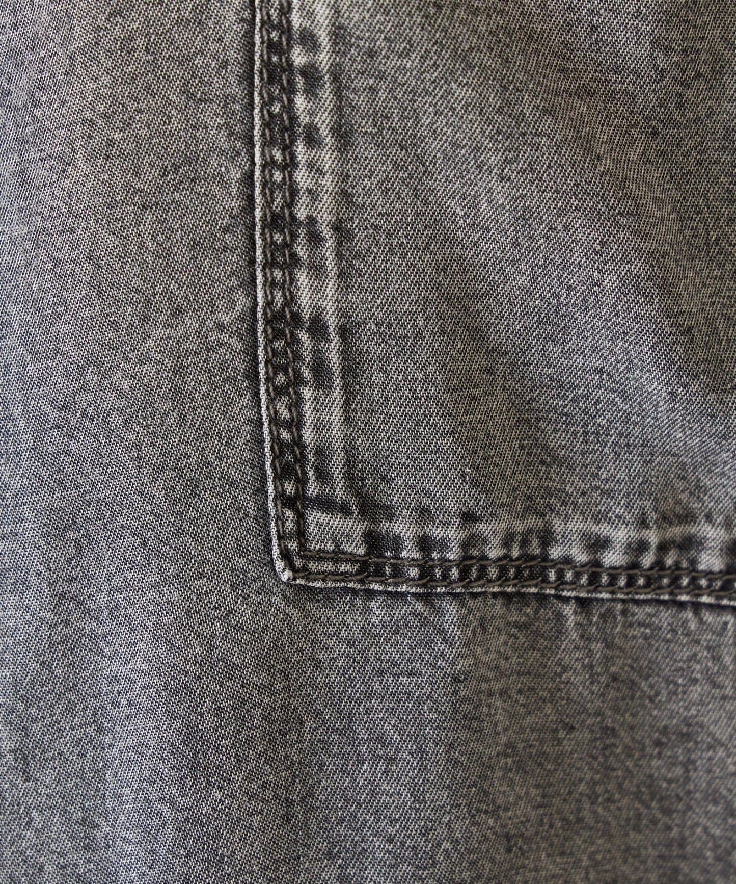 後褶設計 牛仔襯衫