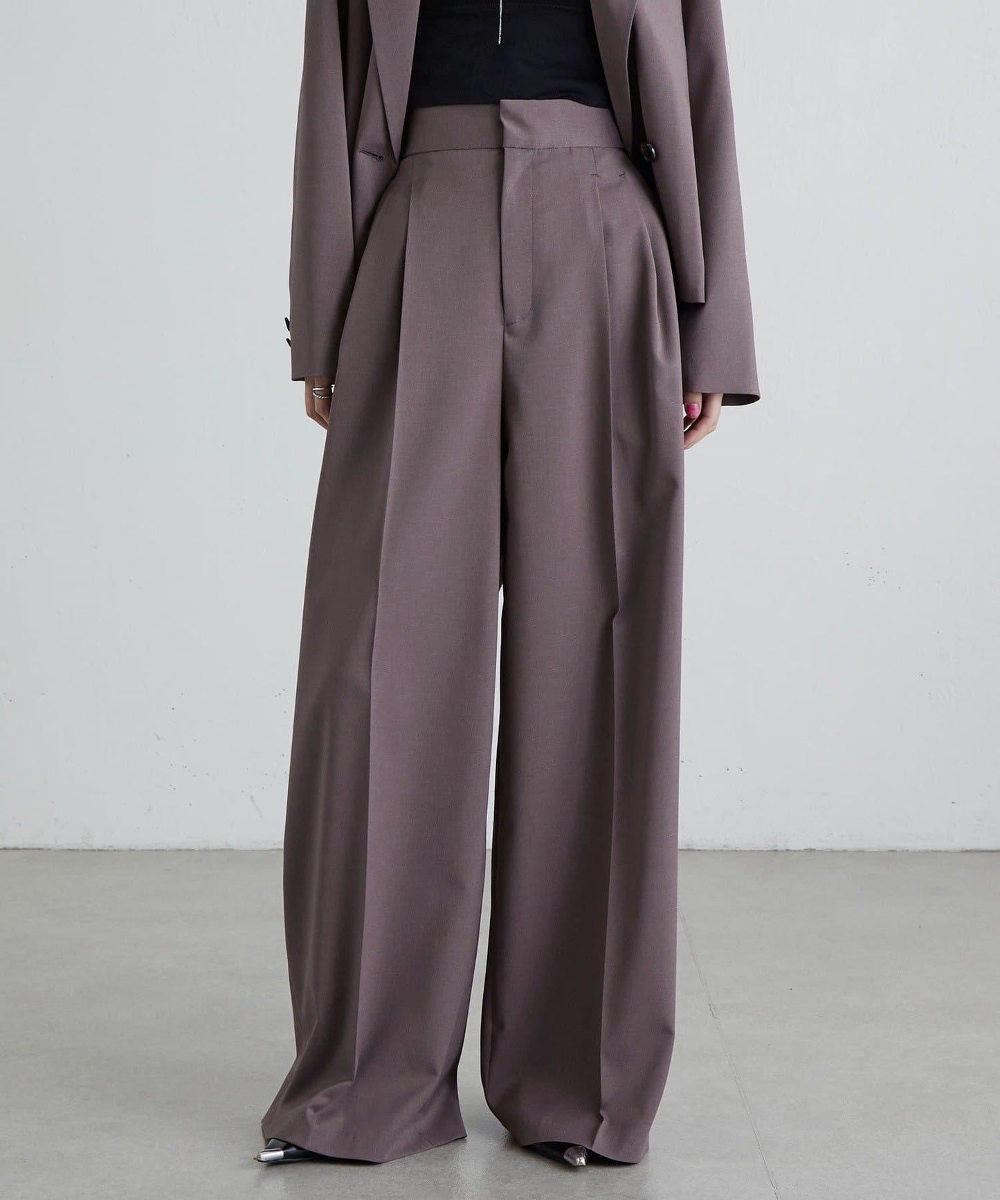 斜紋 腰部裝飾釦 雙褶 闊腿闊腿褲