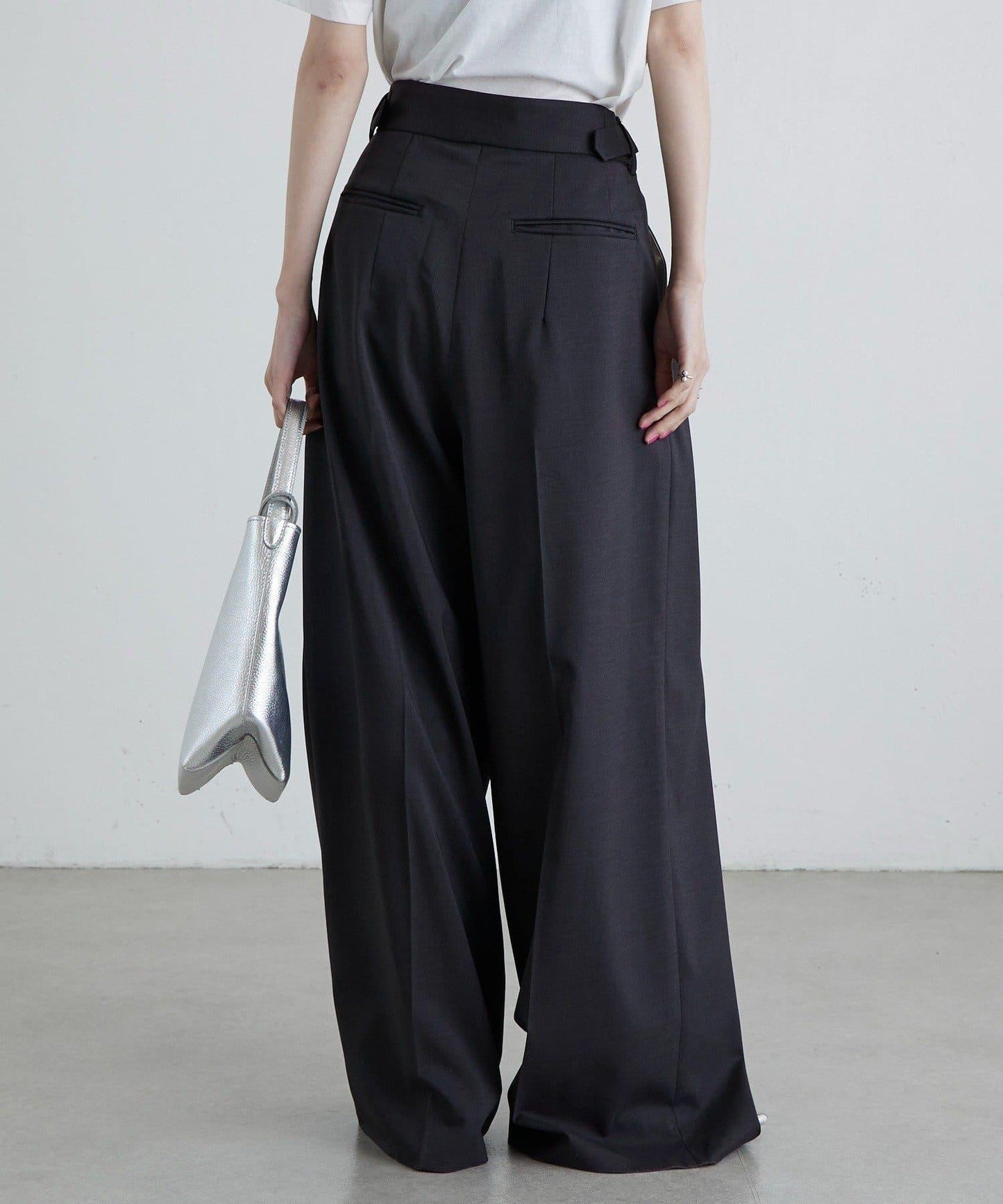 斜紋 腰部裝飾釦 雙褶 闊腿闊腿褲