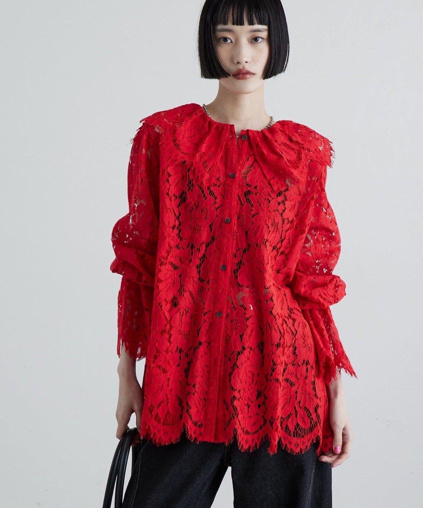 波浪蕾絲 後背開口 襯衫