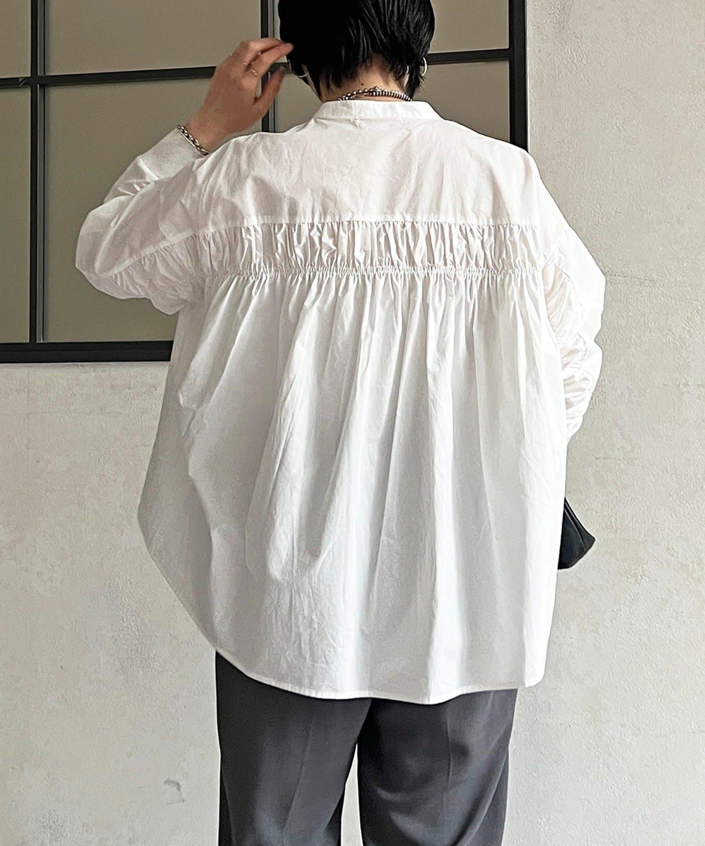 後褶設計襯衫