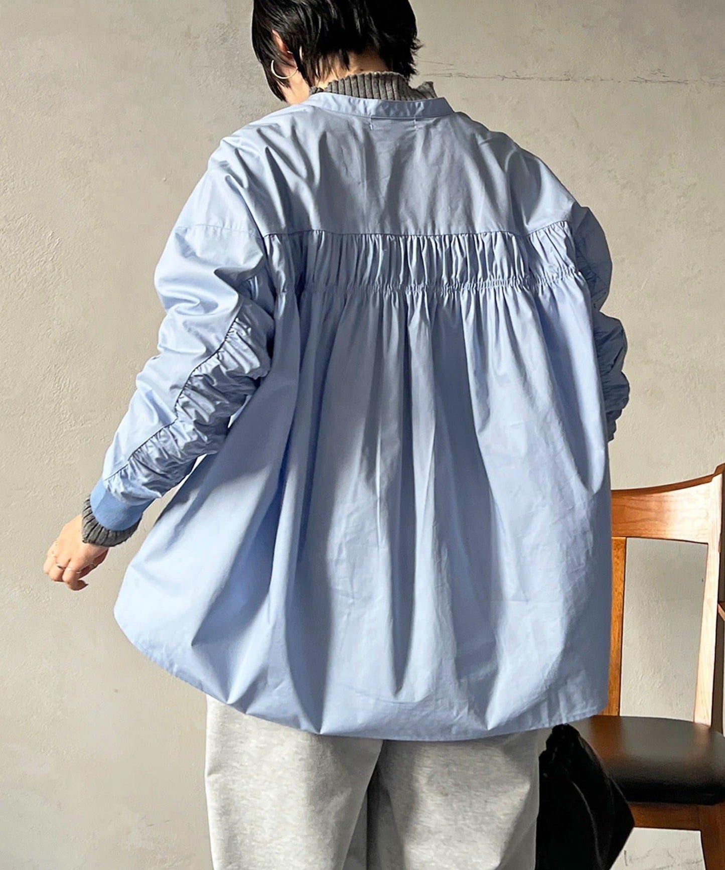 後褶設計襯衫