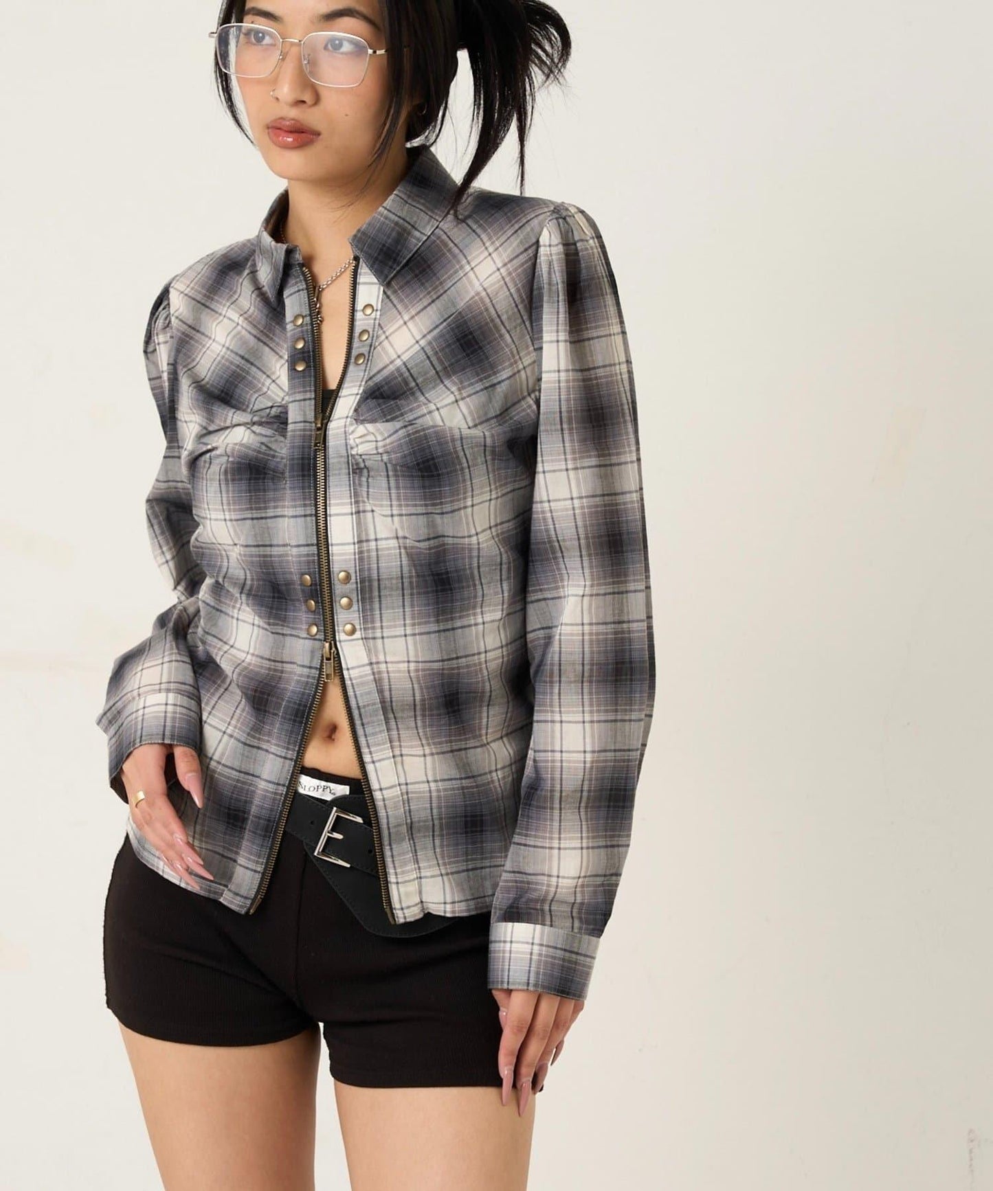 褶皺鉚釘修身設計 GATHERED STUDDED COMPACT SHIRT 襯衫