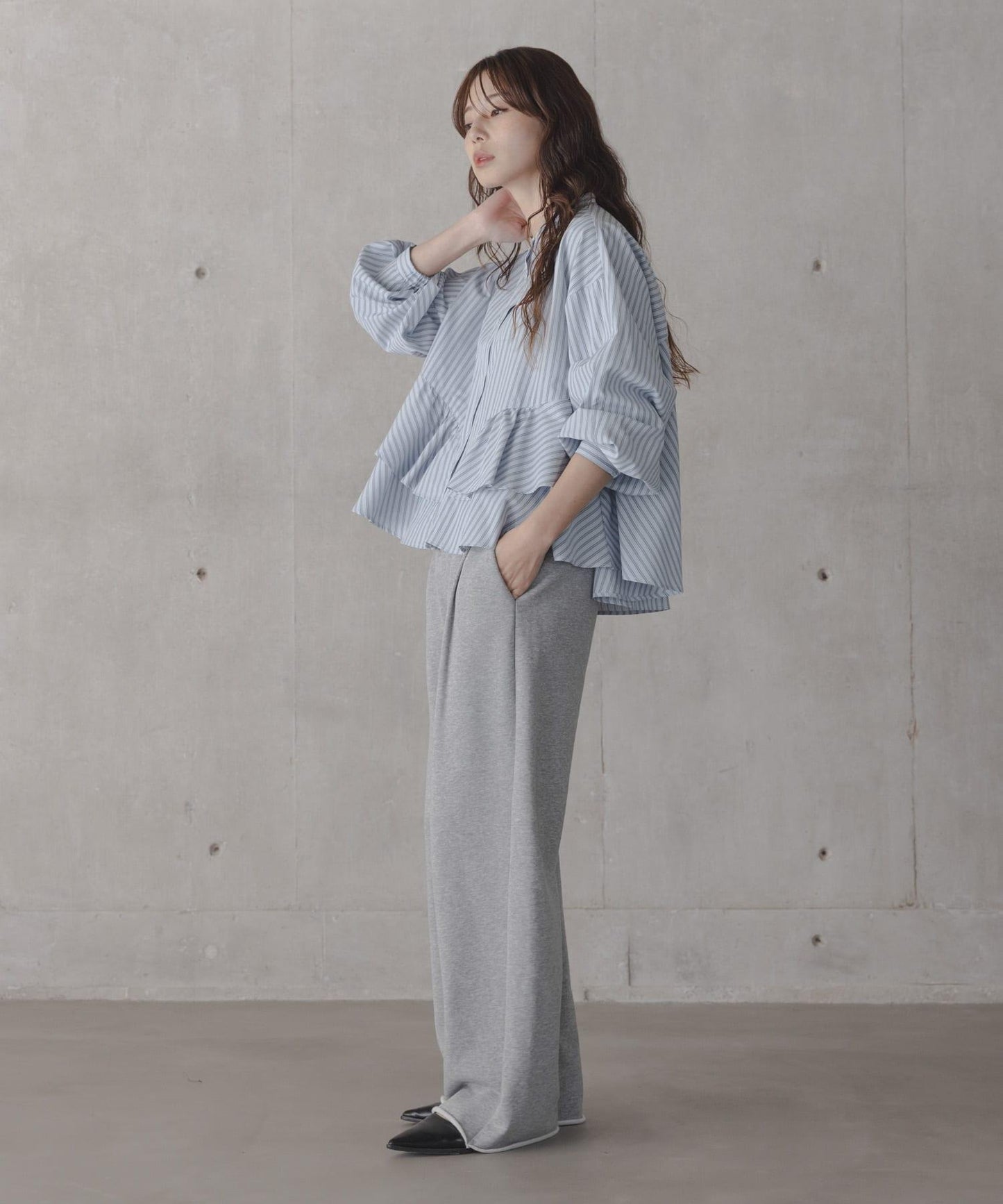 立領荷葉邊條紋襯衫