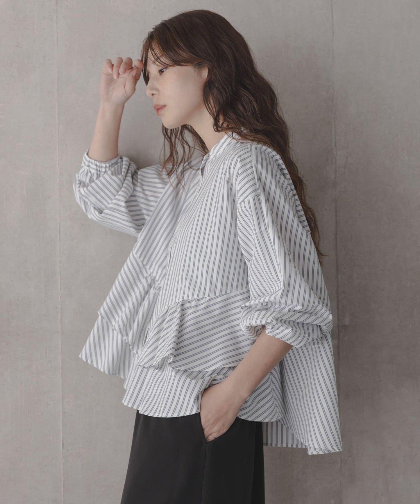 立領荷葉邊條紋襯衫