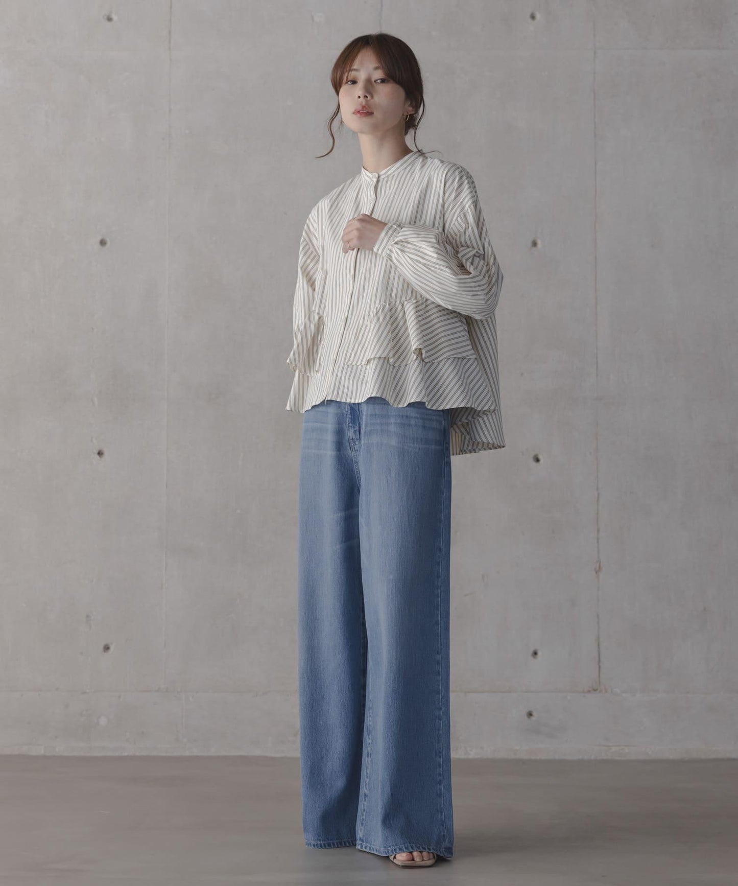 立領荷葉邊條紋襯衫