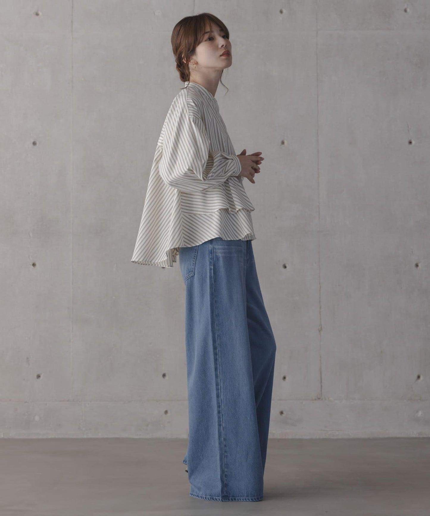 立領荷葉邊條紋襯衫