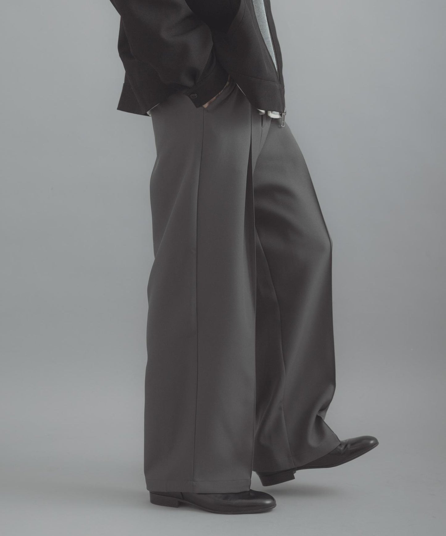 防潑水防花粉 褶襉闊腿 SKIN Proof 褲子