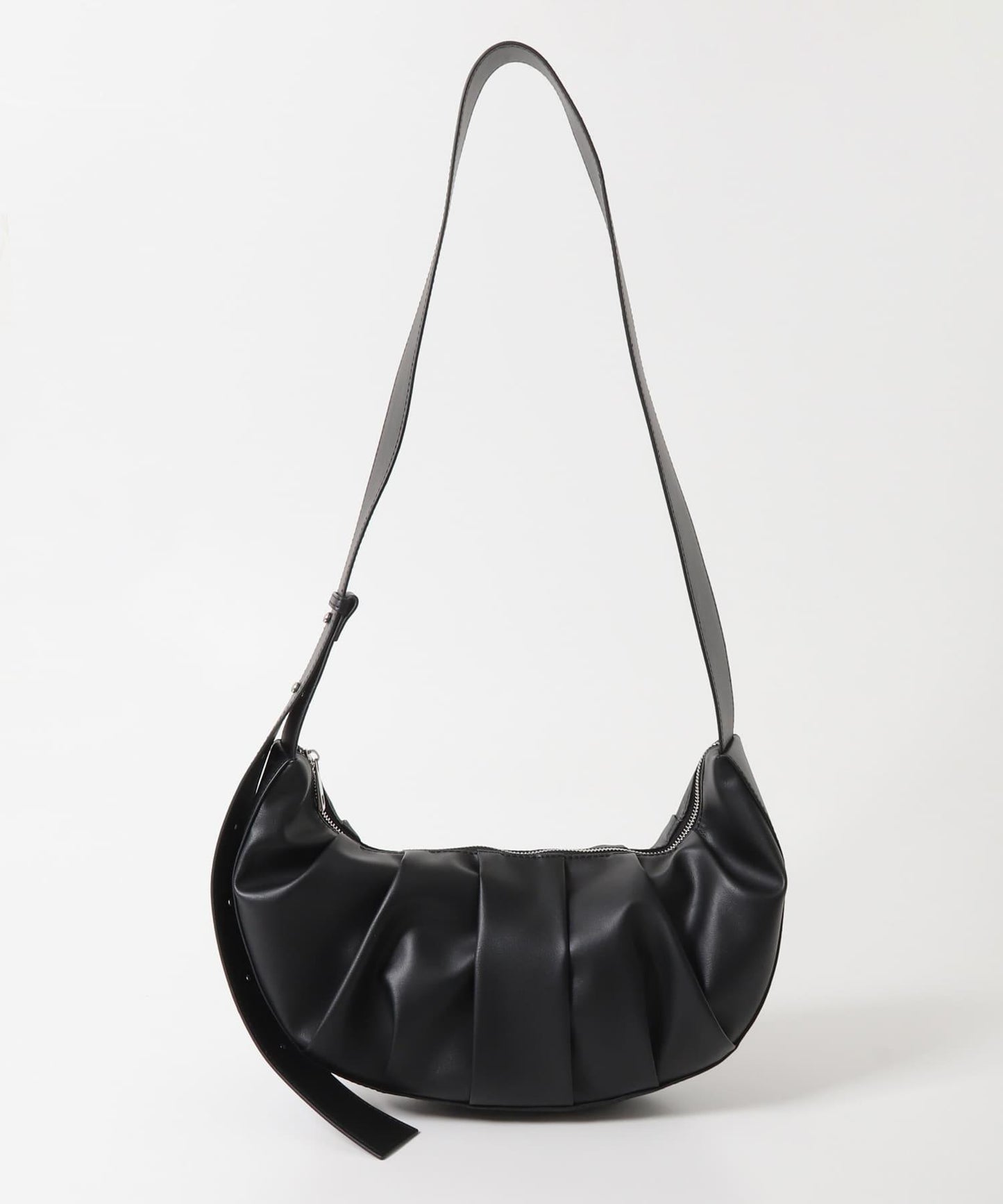 半月造型褶飾單肩包