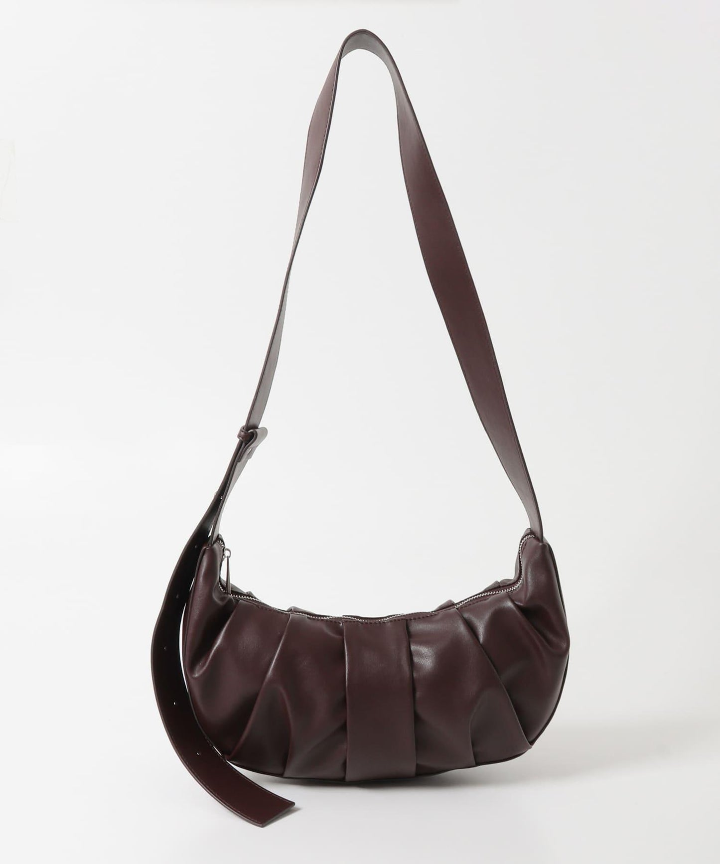 半月造型褶飾單肩包