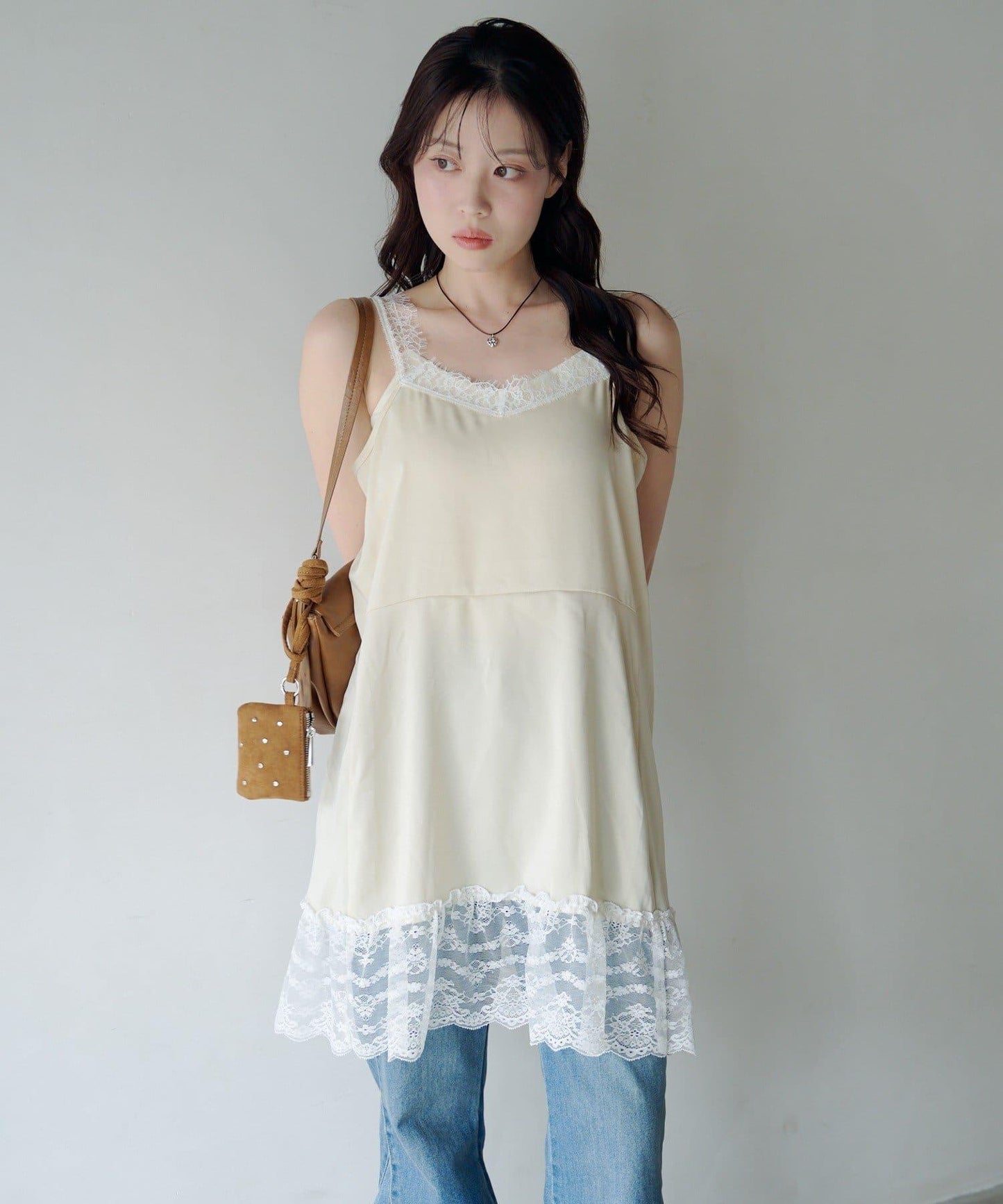 2026SS目錄 緞面蕾絲長版上衣