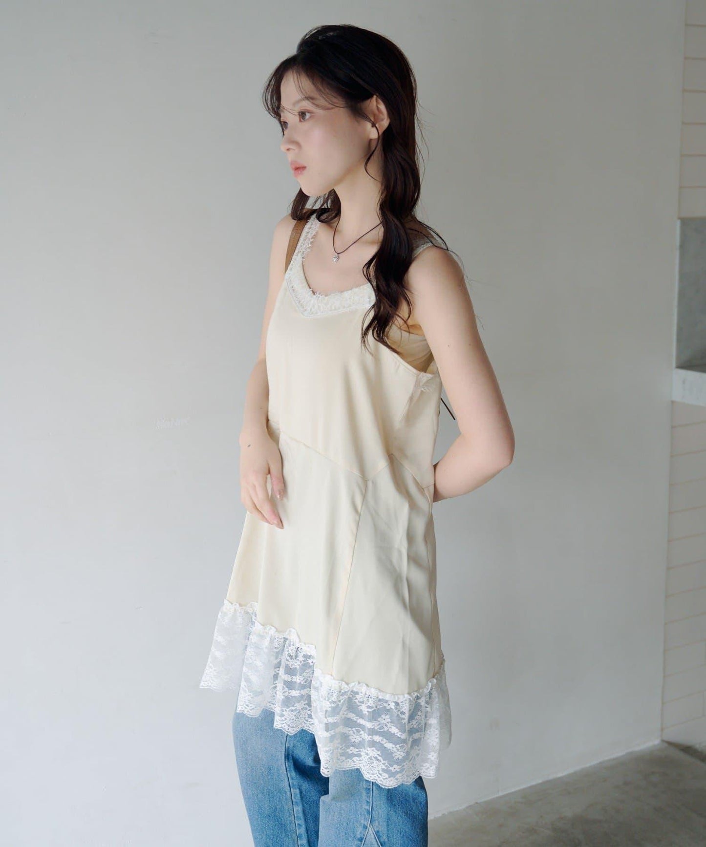 2026SS目錄 緞面蕾絲長版上衣