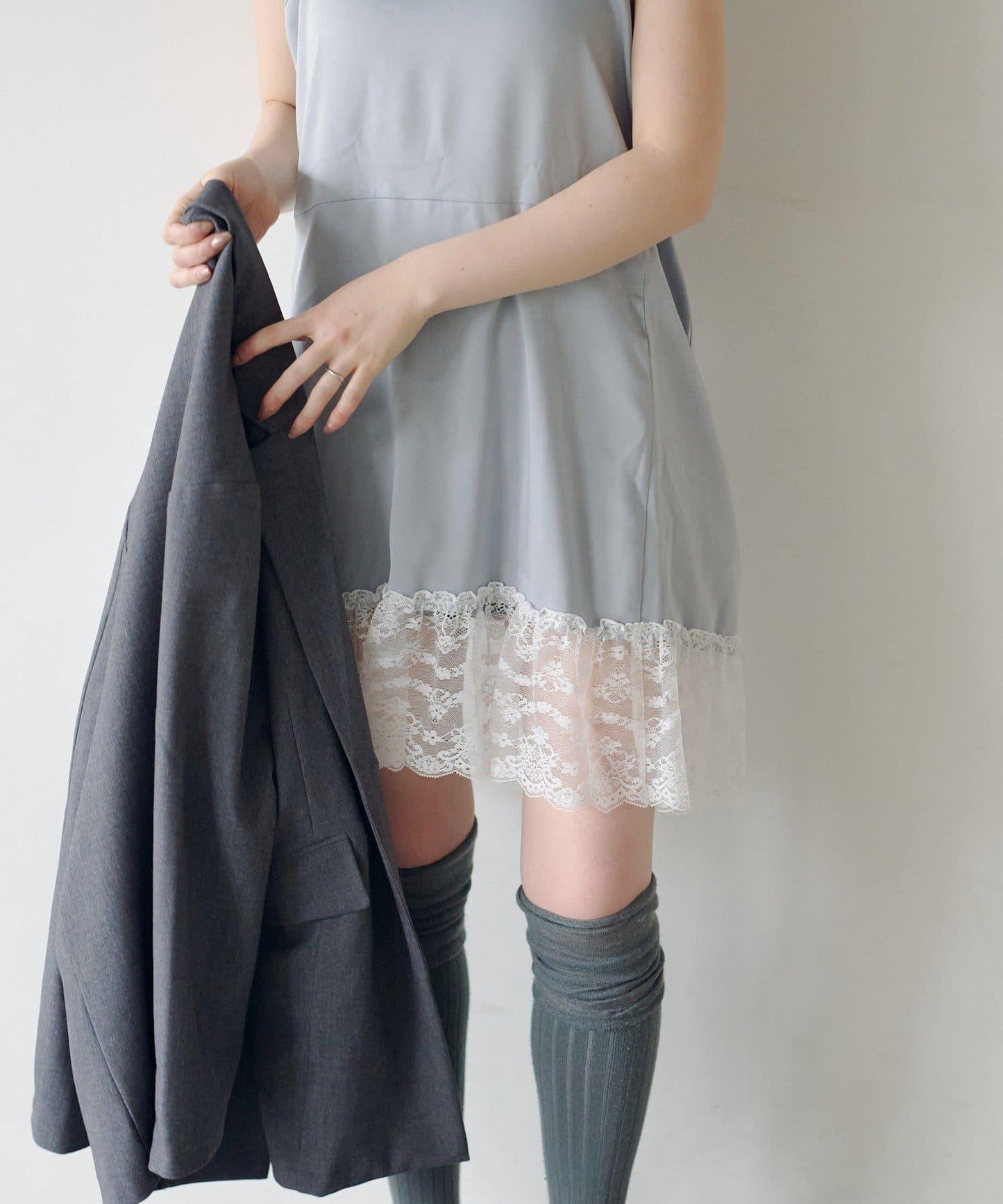 2026SS目錄 緞面蕾絲長版上衣