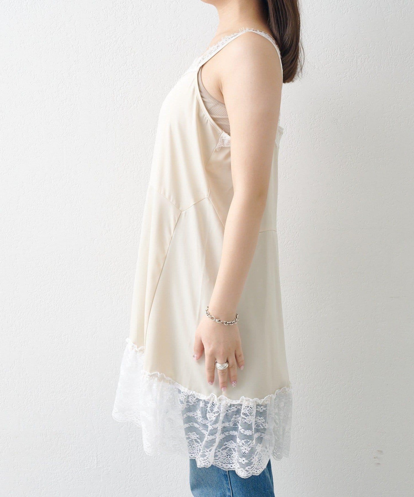 2026SS目錄 緞面蕾絲長版上衣