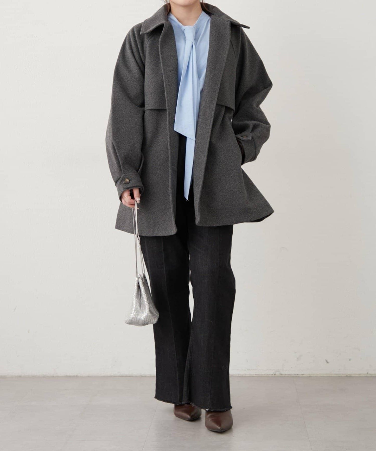 拼色設計中長款大衣