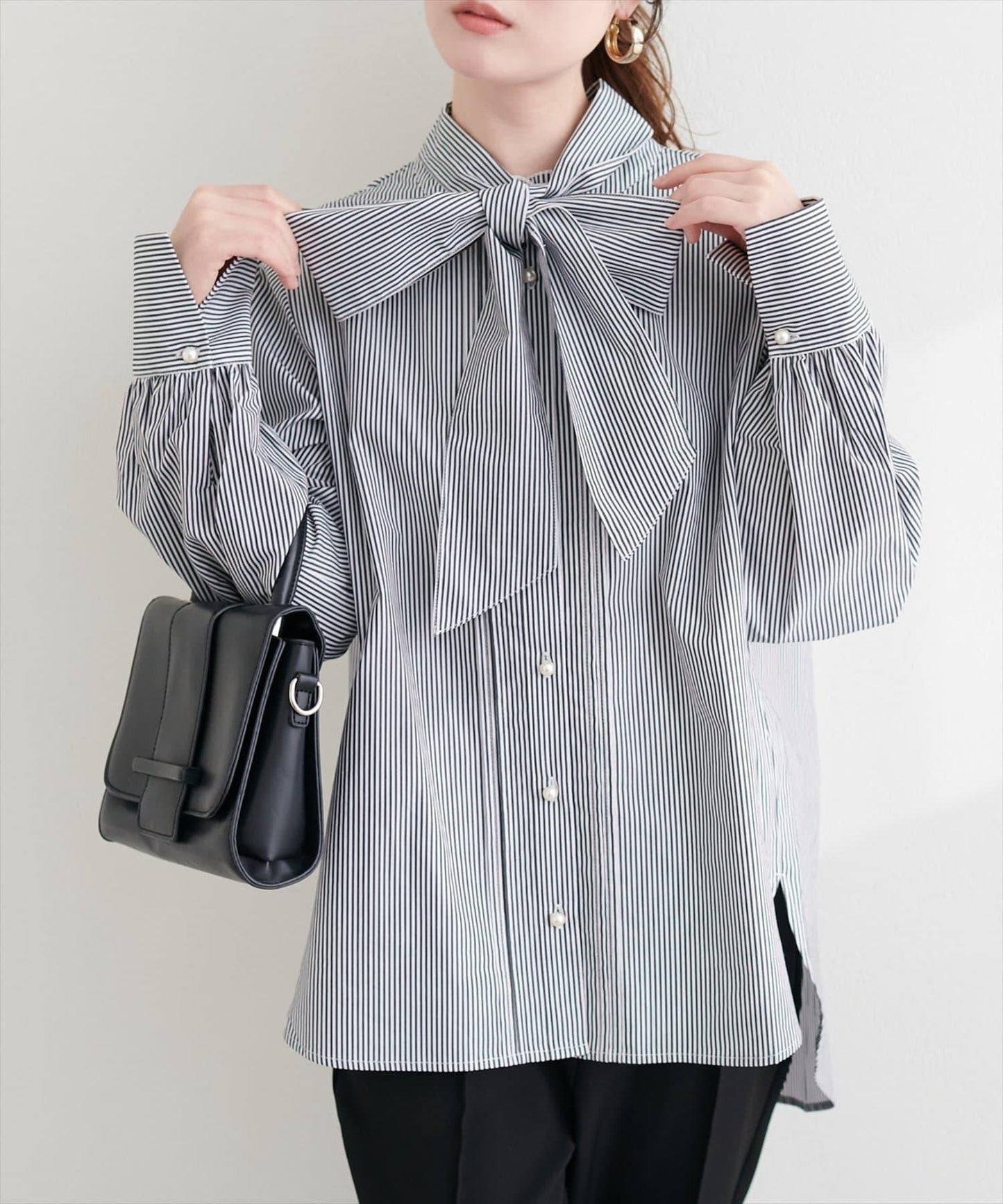 微高領荷葉邊襯衫