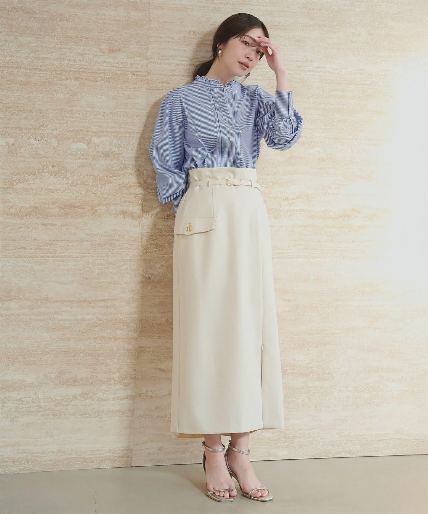 微高領荷葉邊襯衫