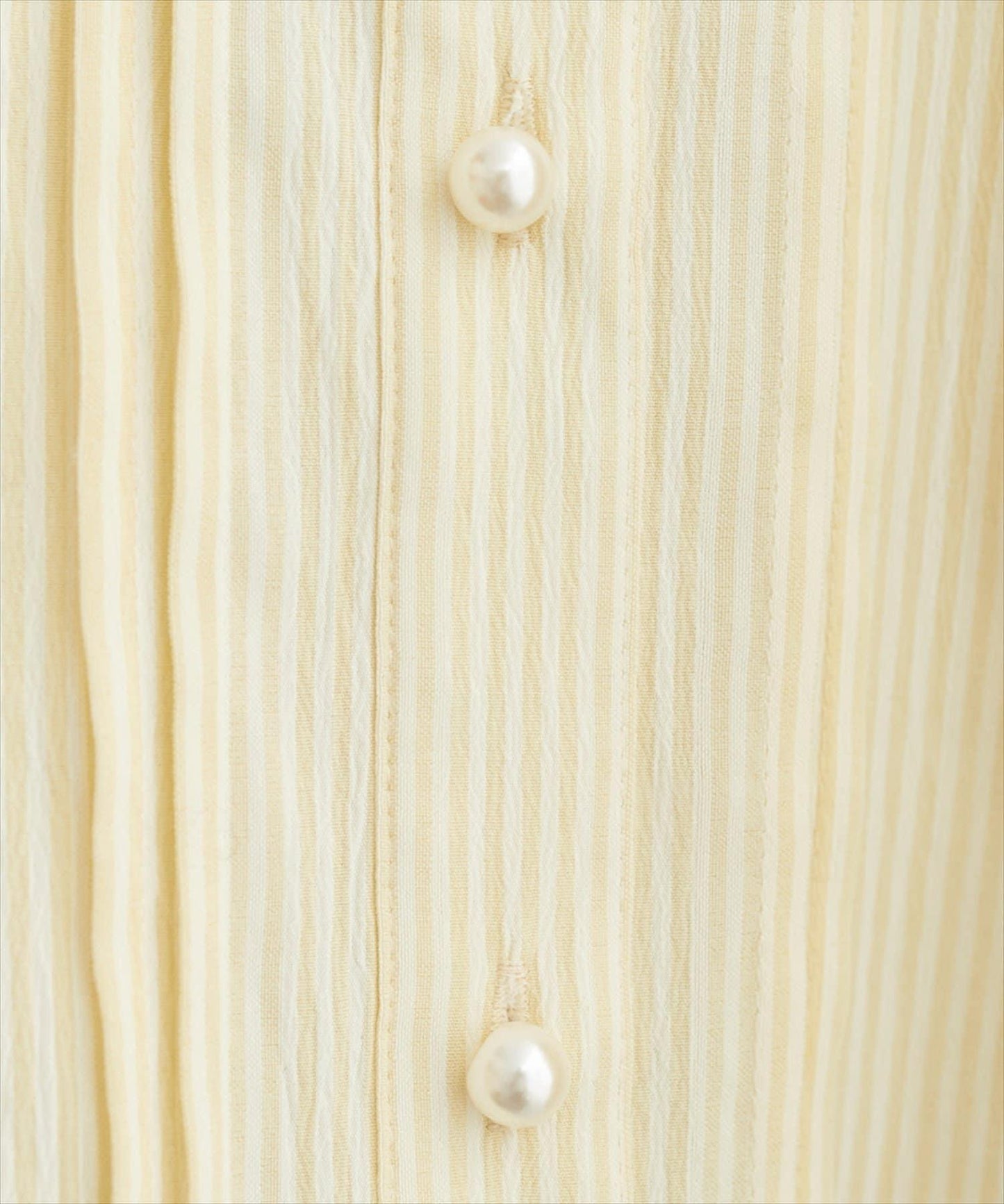 微高領荷葉邊襯衫