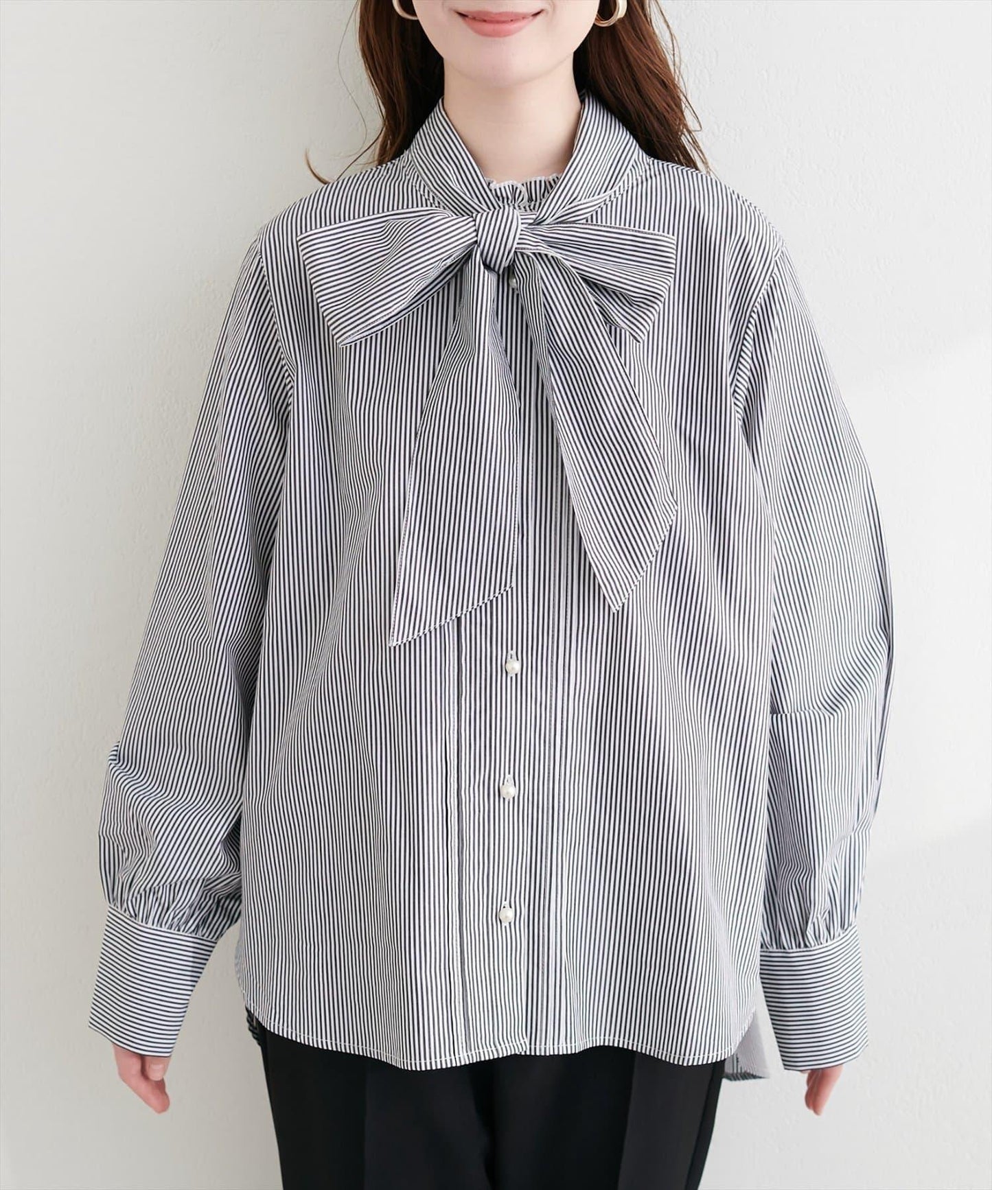 微高領荷葉邊襯衫