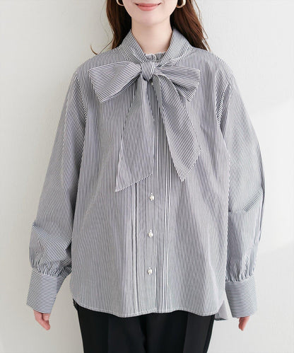 微高領荷葉邊襯衫