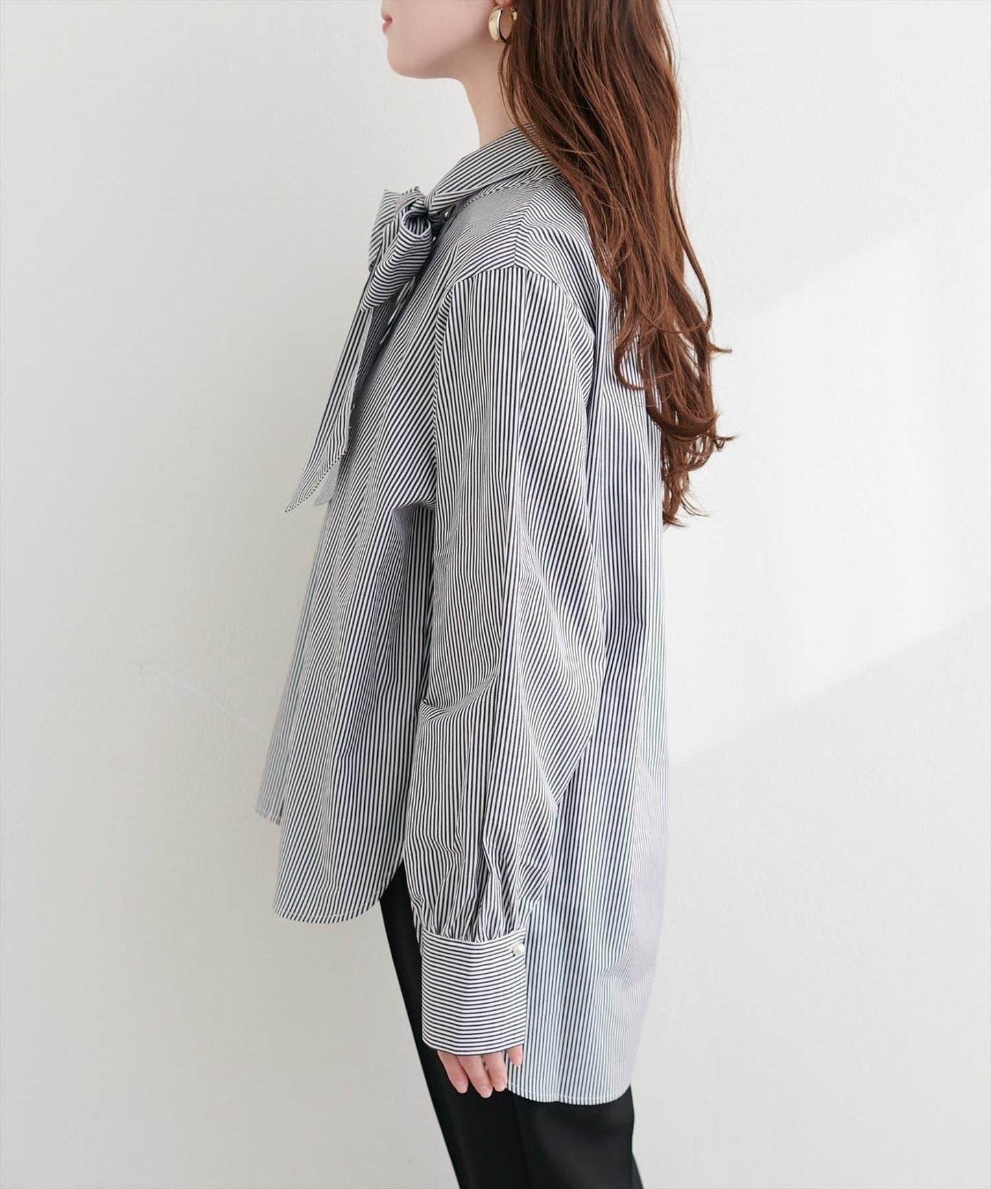 微高領荷葉邊襯衫